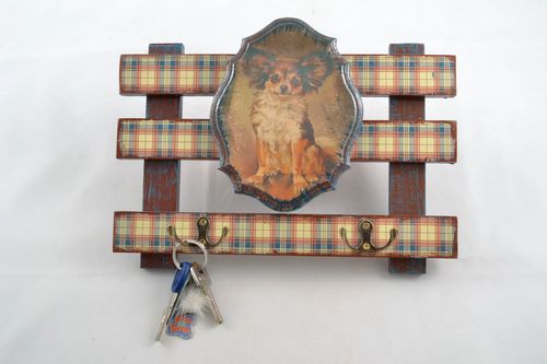 Accroche-clés mural en bois Chien technique de serviettage fait main - MADEheart.com