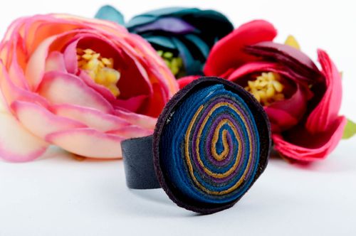 Fashion finger-ring round handmade natural leather ring jewelry for women - MADEheart.com