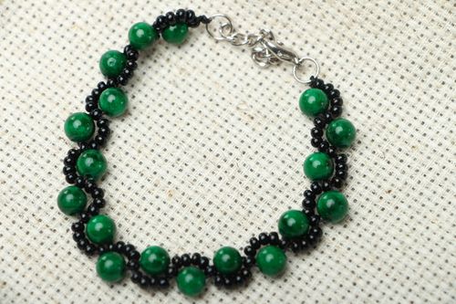 Bracelet en perles et malachite fait main - MADEheart.com