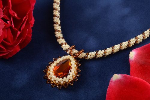 Colgante de abalorios y piedra artesanal adorno para el cuello bisutería de moda - MADEheart.com