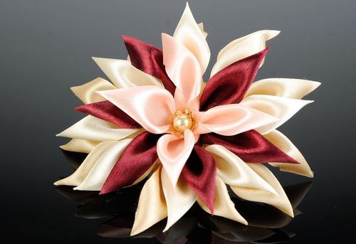 Flower scrunchy made of satin ribbons - MADEheart.com