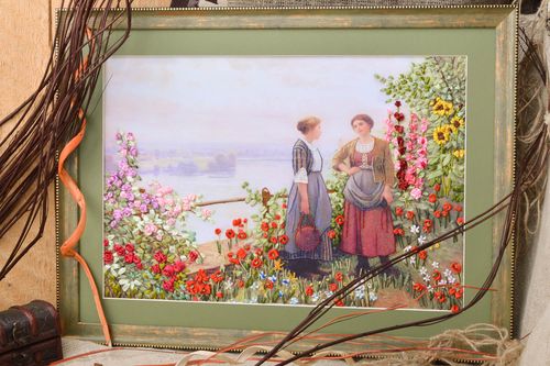 Cuadro bordado con cintas artesanal enmarcado en lienzo con flores y chicas - MADEheart.com