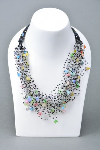 Mehrreihiges buntes originelles Glasperlen Collier handgemacht mit Steinen für Damen - MADEheart.com
