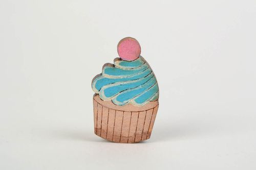 Handmade small wooden brooch painted with acrylics in the shape of cake for kids - MADEheart.com