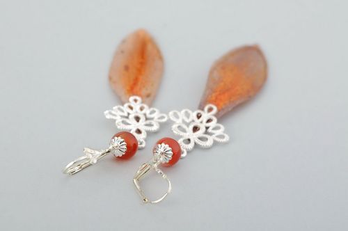 Earrings made ​​of epoxy resin Lilies - MADEheart.com