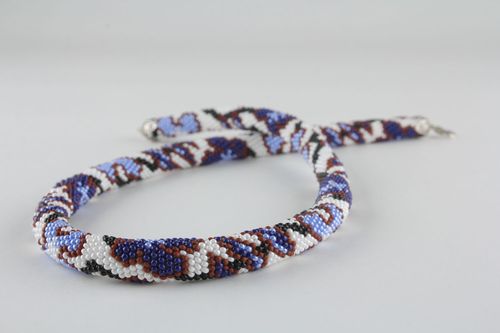 Collar de abalorios tejido a ganchillo - MADEheart.com