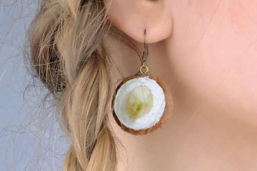 Brincos artesanais de bolotas e Flores secas - MADEheart.com