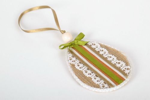 Talismã na forma de ovo pintado  - MADEheart.com