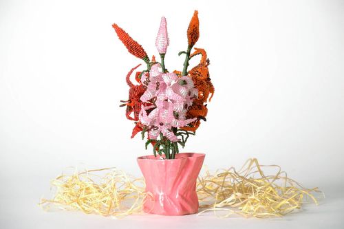 Bouquet of flowers made of beads - MADEheart.com