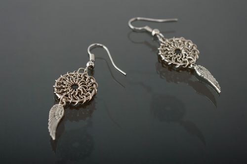 Handmade metal chainmaille earrings with pendant wings - MADEheart.com