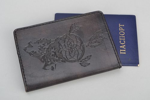 Homemade leather passport cover - MADEheart.com