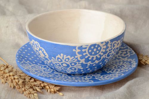 Ton Suppen Schüssel mit Unterteller 500 ml blau mit weißen Mustern handmade - MADEheart.com