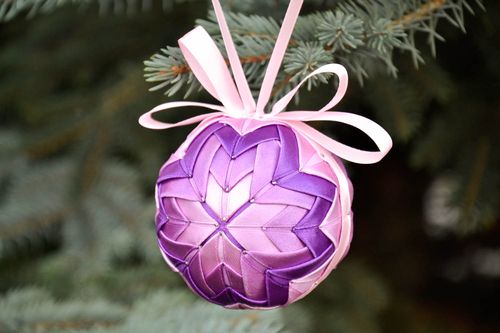 Christmas tree decoration made using artichoke technique - MADEheart.com