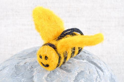 Игрушка ручной работы игрушка из шерсти зверюшка из войлока игрушка пчелка  - MADEheart.com
