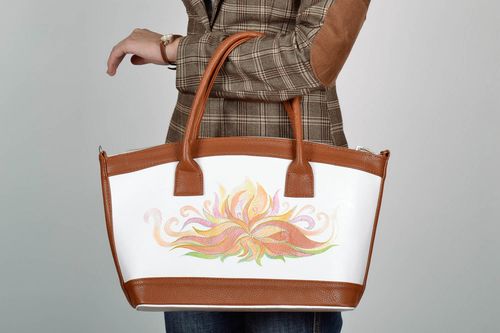 Bolsa feita de couro sintético - MADEheart.com