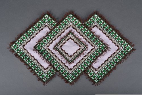 Embroidered napkin - MADEheart.com