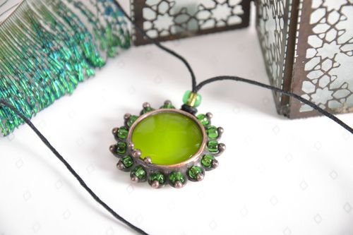 Stained-glass pendant Olive - MADEheart.com