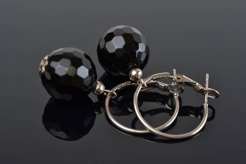 Серьги из чешского стекла черные шарики красивые стильные нарядные ручной работы - MADEheart.com
