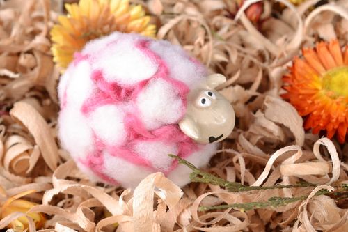 Figurine en papier mâché Mouton faite main - MADEheart.com