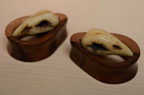 Wooden drop-shaped plug earrings with skulls made of polymer clay - MADEheart.com