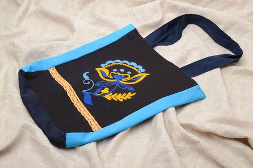 Handmade fabric bag with embroidery - MADEheart.com