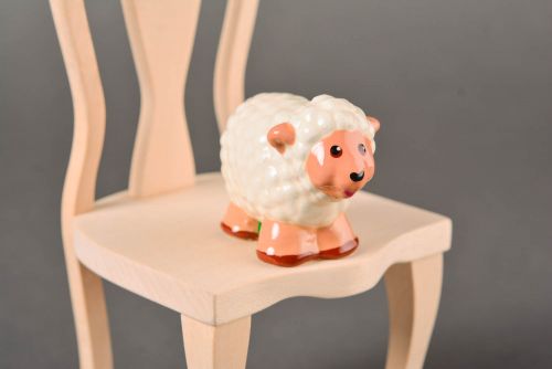 Statuetta in gesso fatta a mano figurina decorativa da casa pecorella carina - MADEheart.com