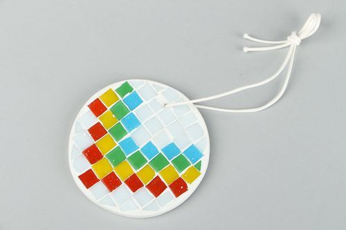 Interieur-Anhänger aus Mosaik Welt - MADEheart.com