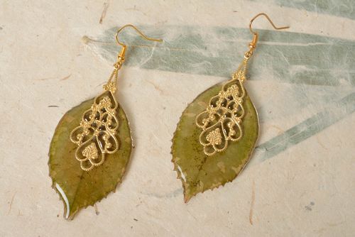 Pendientes hechos a mano originales con forma de hojas bonitos femeninos - MADEheart.com