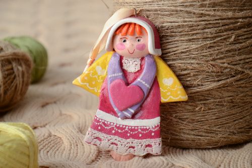 Décoration à suspendre ange en pâte salée faite main petite pour la maison - MADEheart.com