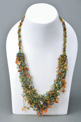 Collar de abalorios y piedras de moda hecho a mano - MADEheart.com