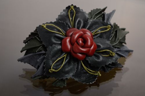Handmade genuine leather hair clip Flower - MADEheart.com