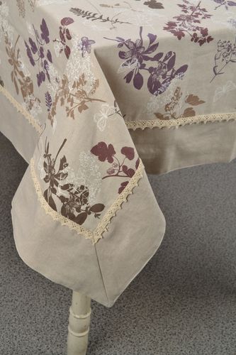 Rectangular fabric tablecloth with lace - MADEheart.com