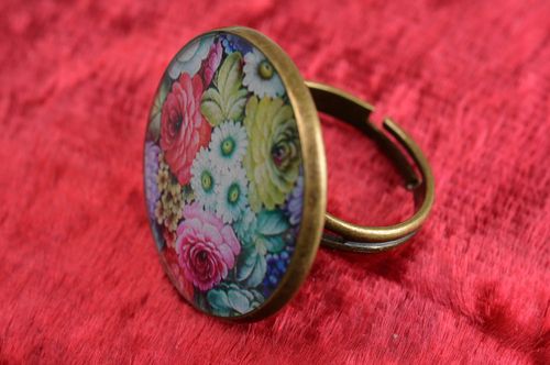 Handmade round-shaped vintage ring with epoxy resin decorated with decoupage  - MADEheart.com