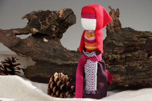 Bambola etnica di stoffa fatta a mano amuleto talismano giocattolo slavo - MADEheart.com