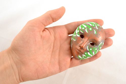 Maschera di carnevale piccola fatta a mano in ceramica decorazione da parete  - MADEheart.com