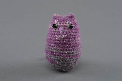 Handmade miniature violet crochet toy cat for children - MADEheart.com