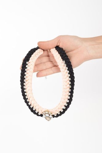 Collier textile Bijou fait main avec strass Cadeau femme tressé tendance - MADEheart.com