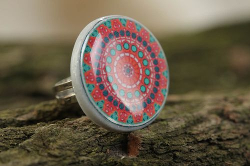 Beautiful round handcrafted vintage ring made of polymer clay with a bright print  - MADEheart.com