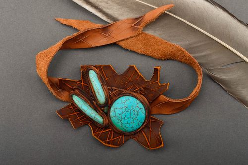 Bracelet en cuir marron Bijou fait main avec turquoise à nouer Cadeau femme - MADEheart.com