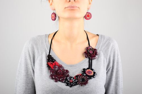 Juego de bisutería hecho a mano con flores accesorio para mujer regalo original - MADEheart.com