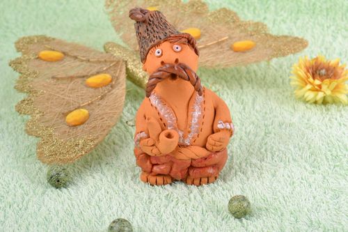 Statuetta cosacco in argilla fatta a mano figurina decorativa in ceramica  - MADEheart.com