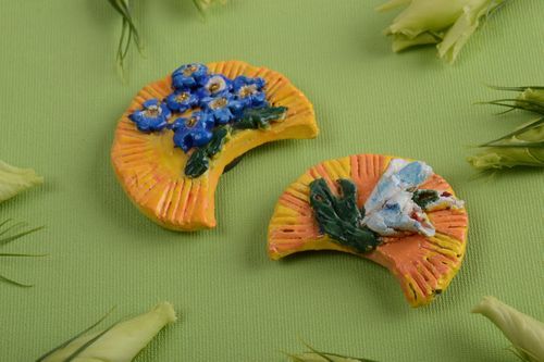 Originelle bemalte schöne Kühlschrankmagnete Set 2 Stück handmade mit Blumen - MADEheart.com