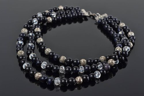 Ожерелье из натуральных камней и хрусталя темное в три ряда ручной работы - MADEheart.com