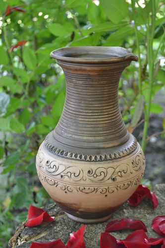 Jarra de arcilla hecha a mano en técnica de cocción a través de leche sin asa 1  - MADEheart.com