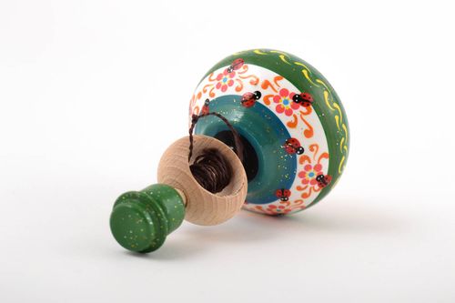 Wooden top toy handmade spinning toy top most popular wood toys gifts for kids - MADEheart.com