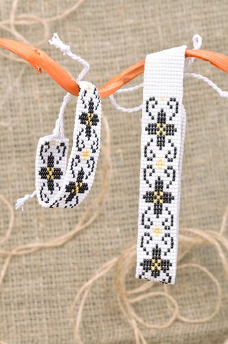 Bracelets en perles de rocaille fait main blanc avec dessin ethnique - MADEheart.com