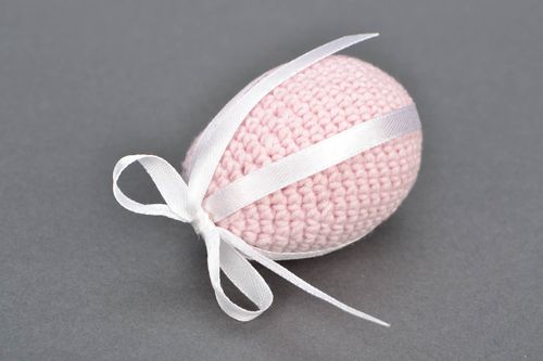 Pink crochet Easter egg - MADEheart.com