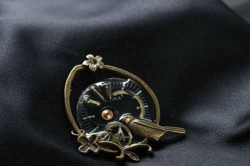 Pendentif en métal Steampunk fait main  - MADEheart.com