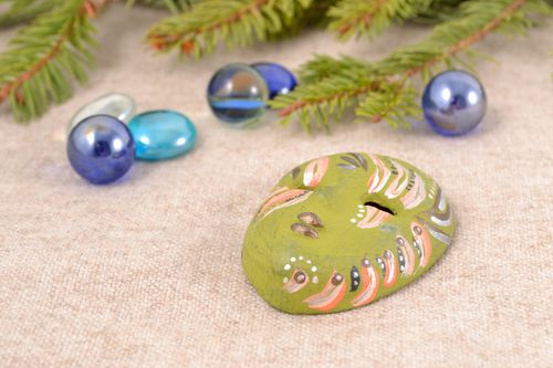 Colgante para interior Máscara de arcilla verde pequeña - MADEheart.com