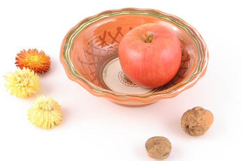 Essteller aus Ton im ethnischen Stil - MADEheart.com